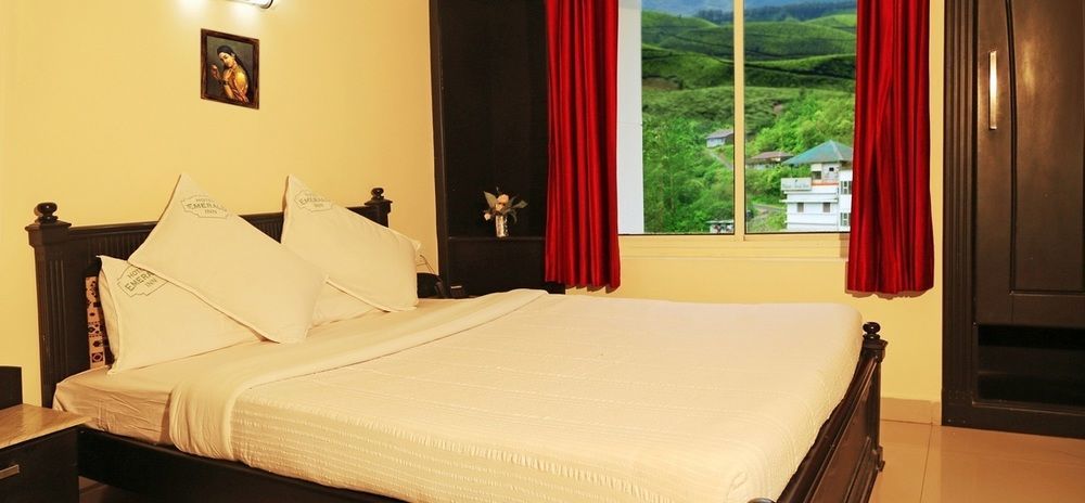 Hotel Emerald Inn Муннар Экстерьер фото