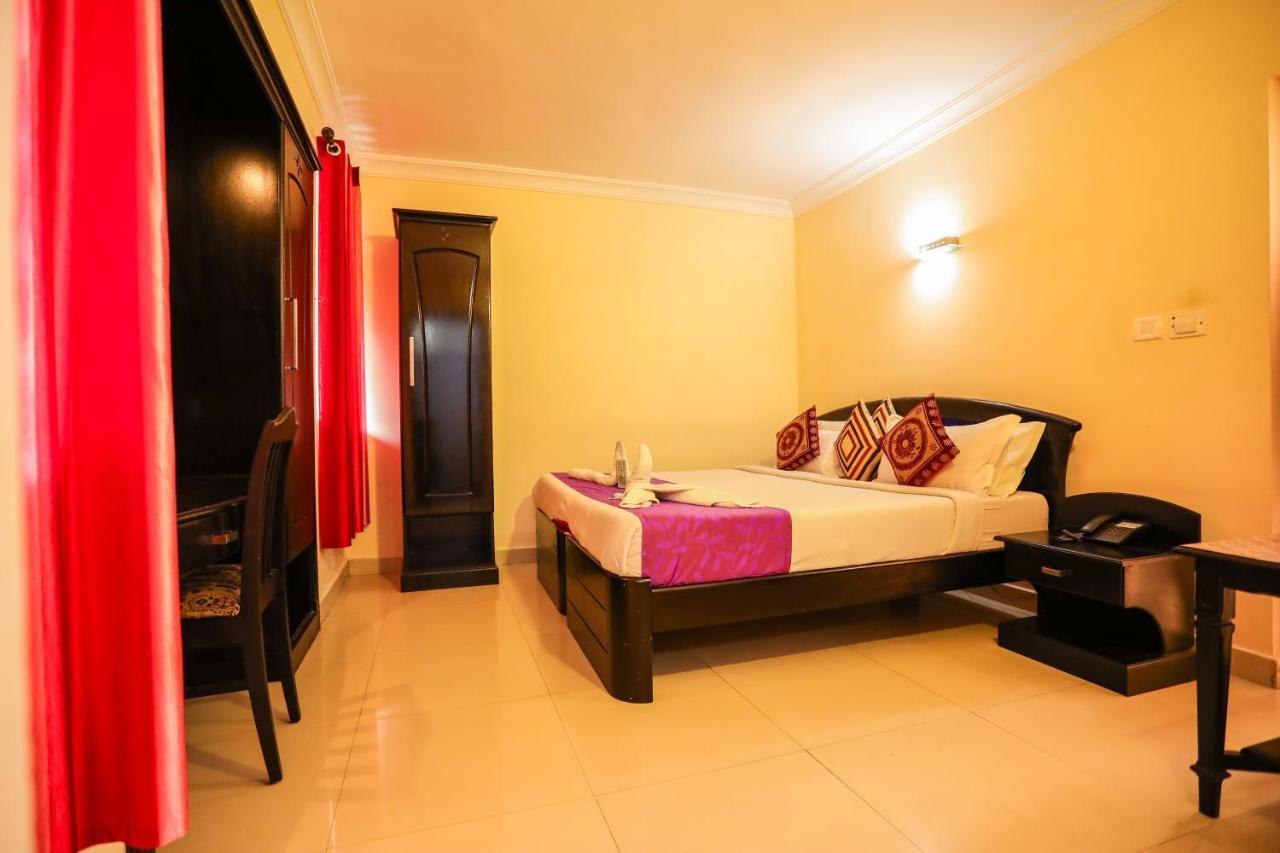Hotel Emerald Inn Муннар Экстерьер фото